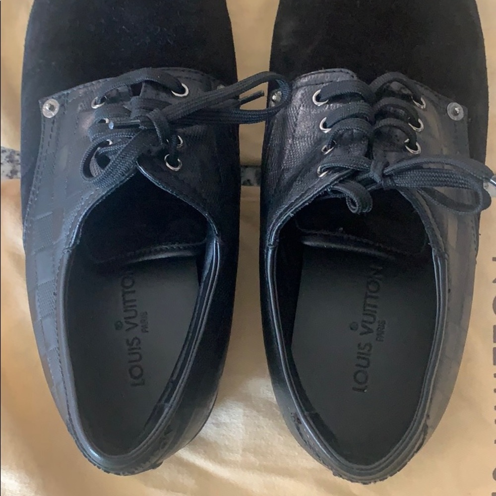 Men’s Louis Vuitton Dress Sneakers - Picture 6 of 6